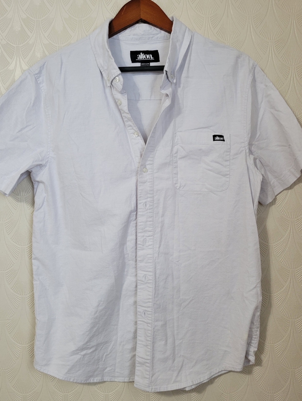 Alton Short Sleeve Button Down Shirt size Medium Gray White Casual Collared
